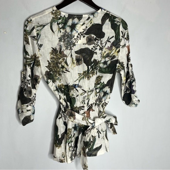 Giulia Dal Piano Size Medium NEW Linen Floral Surplice Blouse Roll Tab Belted - Picture 9 of 9